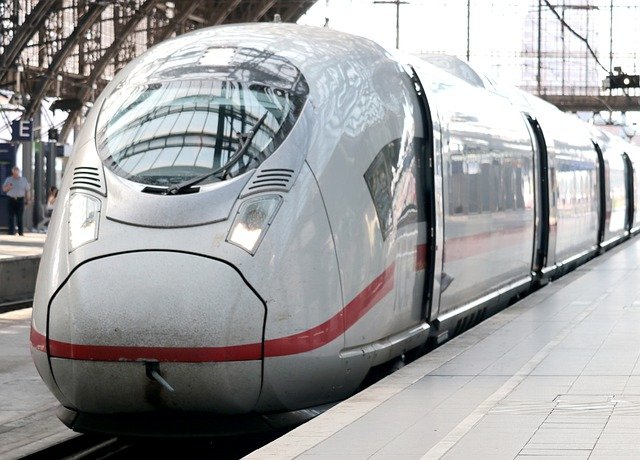 Trem é um dos meios de transporte na Europa