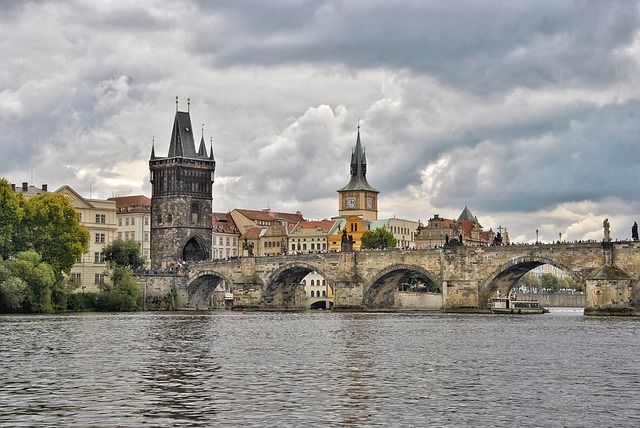 Ponte Carlos, Praga | cidades para visitar na Europa